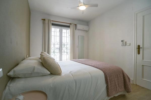 Chalet en Barrio Lomas de Cabo Roig-Los Dolses