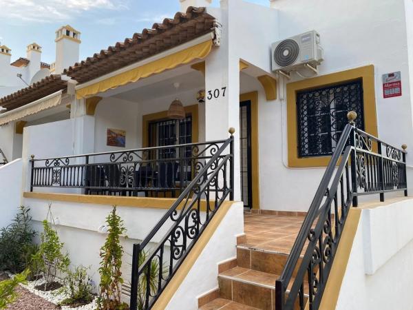 Chalet en Barrio Lomas de Cabo Roig-Los Dolses