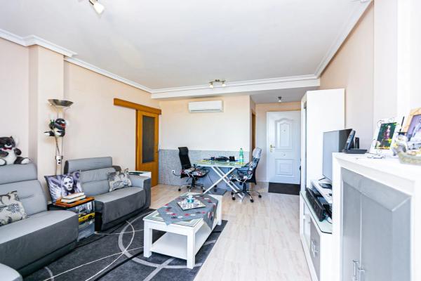 Piso en calle c turiñan, 25