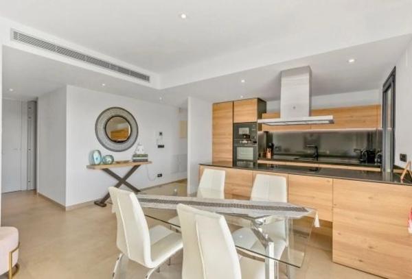 Piso en avenida de Montezenia