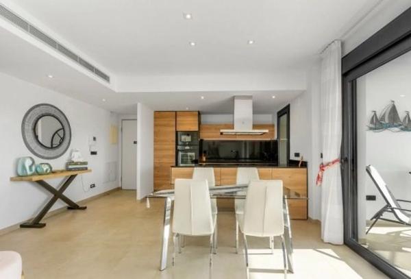 Piso en avenida de Montezenia