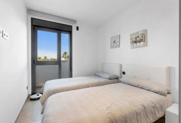 Piso en avenida de Montezenia