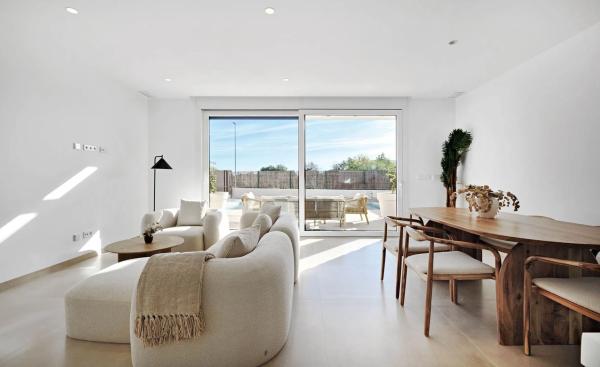 Casa independiente en avenida Galgos, 49 -57