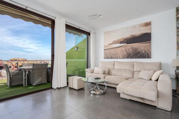 Piso en calle Cabo Tiñoso, 2