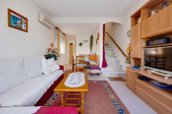 Casa independiente en calle Pluton