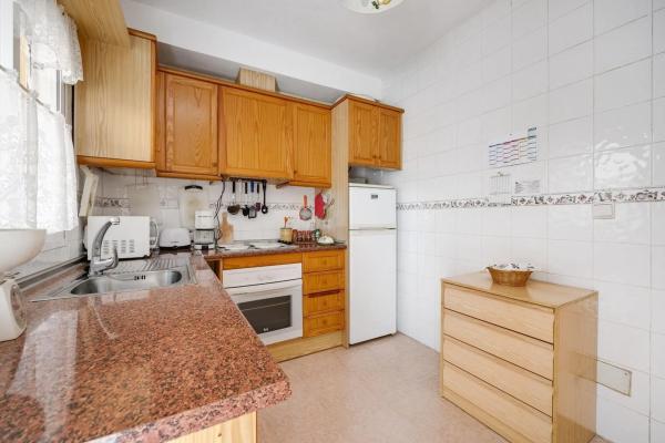 Casa independiente en calle Pluton