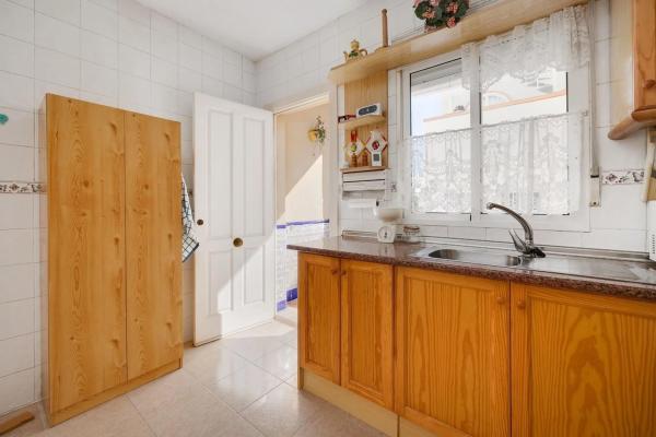 Casa independiente en calle Pluton