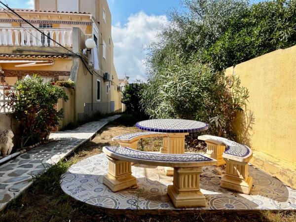 Chalet adosado en calle de las Golondrinas