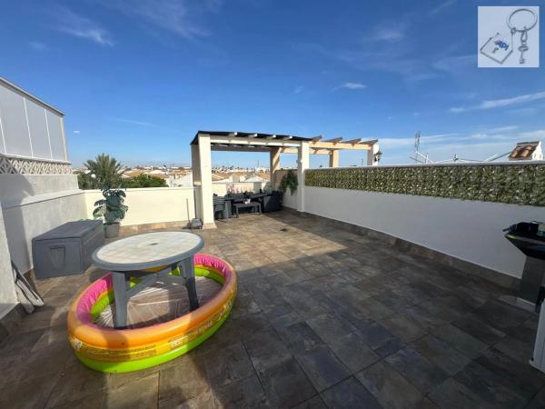 Chalet en Barrio Los Almendros-La Florida