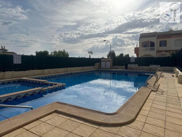 Chalet en Barrio Los Almendros-La Florida