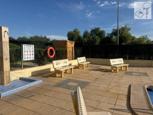 Chalet en Barrio Los Almendros-La Florida