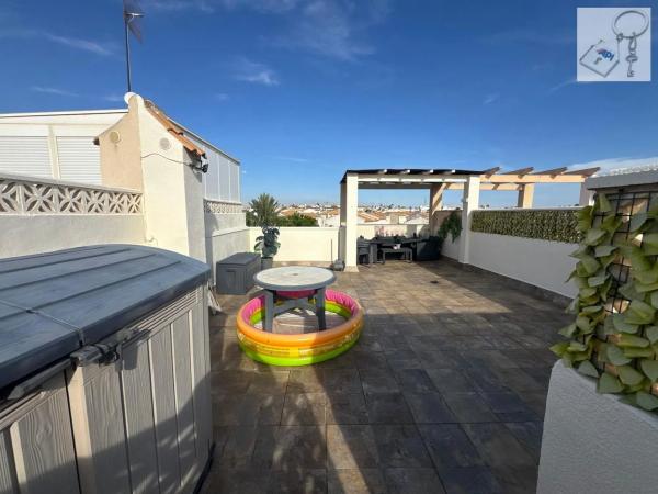 Chalet en Barrio Los Almendros-La Florida