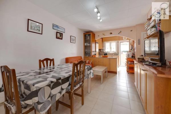 Chalet en Barrio Los Almendros-La Florida