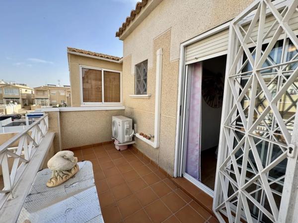 Chalet adosado en calle del Jabalí