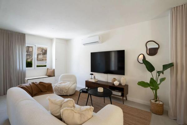 Chalet pareado en calle Tiberiades, 28