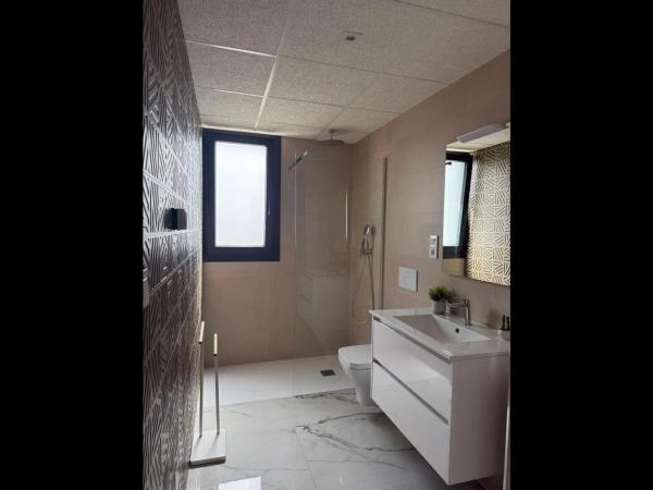 Piso en calle Lagos de Covadonga