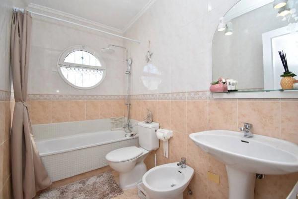 Chalet en Barrio Los Balcones y los Altos