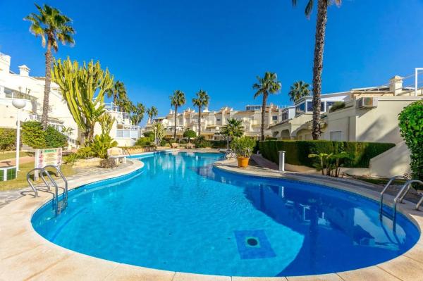 Chalet adosado en calle Parana, 2