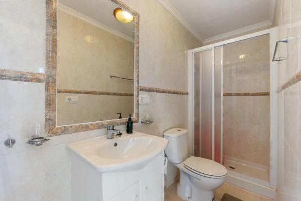 Chalet adosado en calle Parana, 2