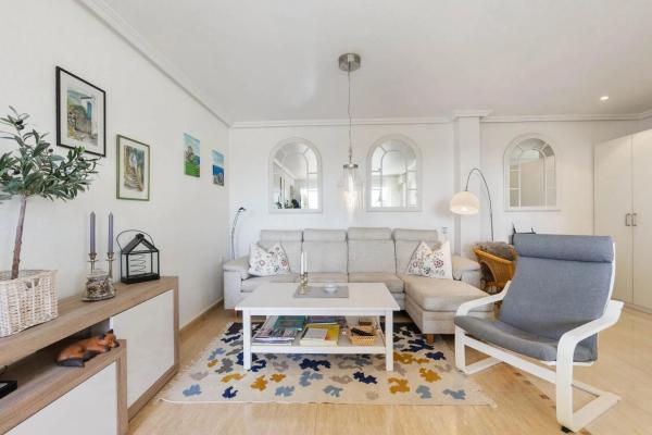 Chalet adosado en calle Parana, 2