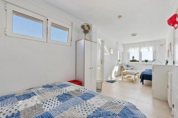 Chalet adosado en calle Parana, 2