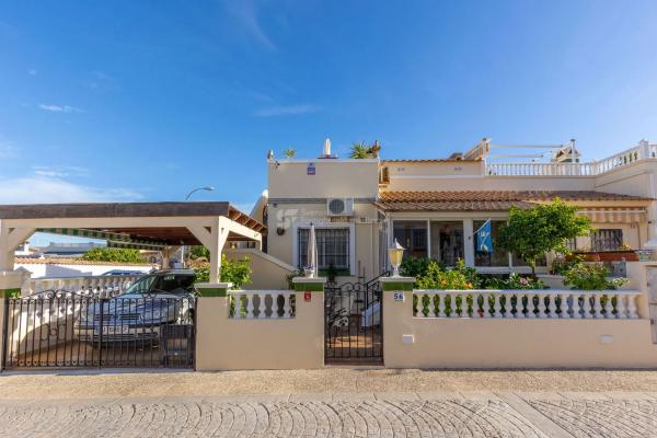 Chalet pareado en calle Clemenules