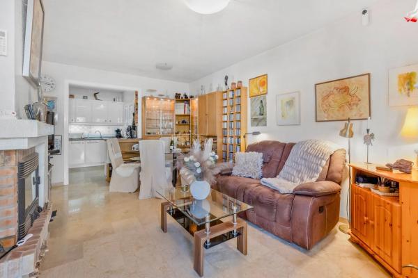 Chalet pareado en calle Clemenules