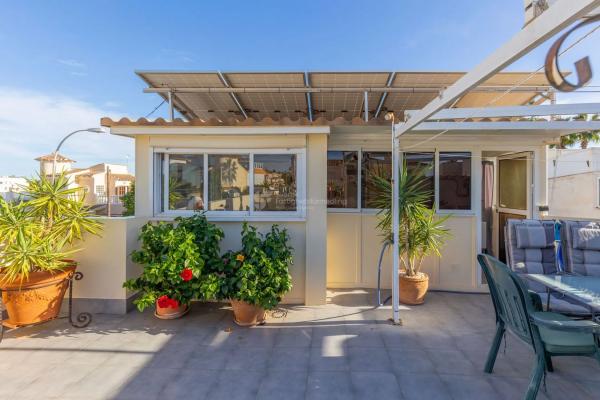 Chalet pareado en calle Clemenules