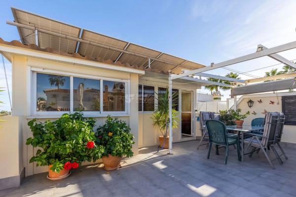 Chalet pareado en calle Clemenules