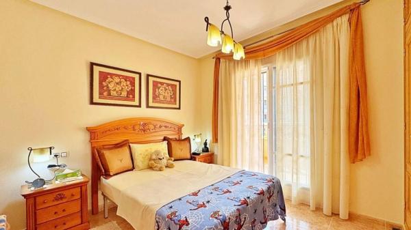 Chalet adosado en calle Comino