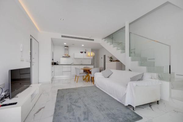 Casa independiente en CL Fausto