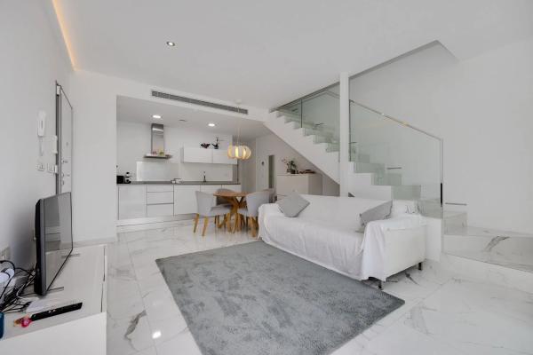 Casa independiente en CL Fausto