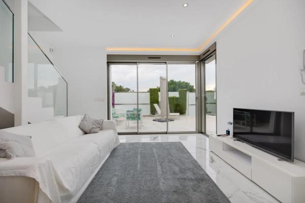 Casa independiente en CL Fausto