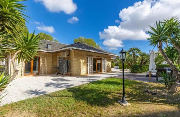 Casa independiente en calle Sierra Espuña