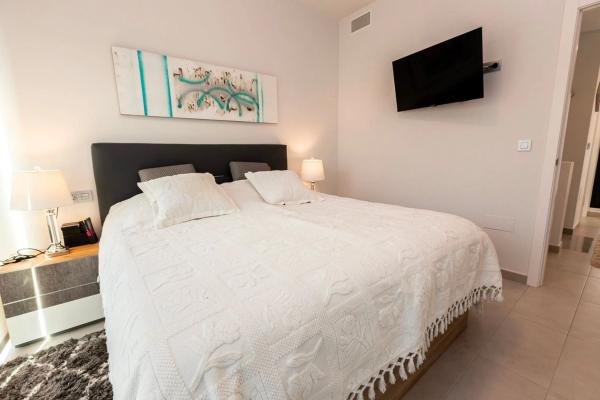 Chalet pareado en calle Navia s/n