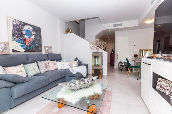 Chalet pareado en calle Navia s/n