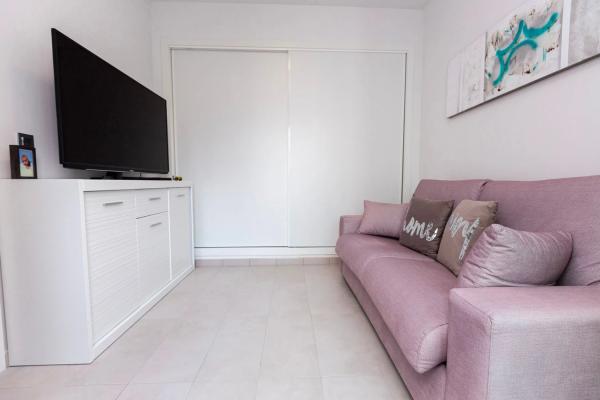 Chalet pareado en calle Navia s/n