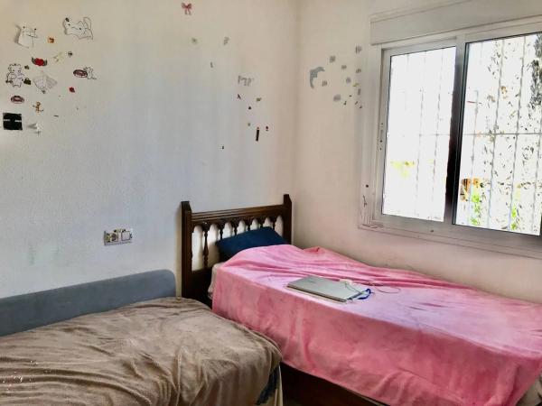 Chalet adosado en calle Cuba, 6