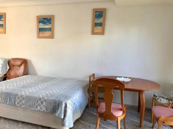 Chalet adosado en calle Cuba, 6