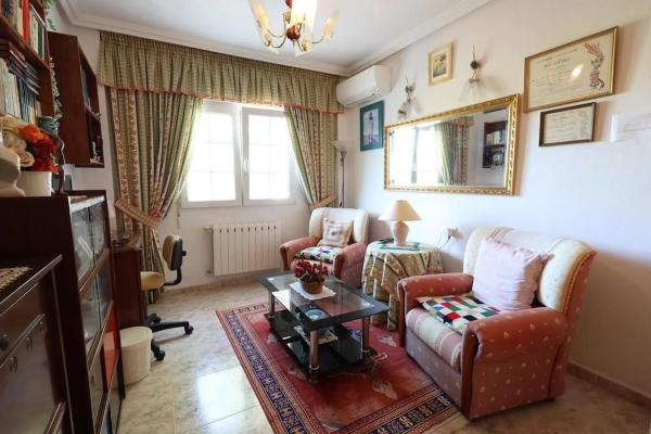 Casa independiente en calle los Pirineos