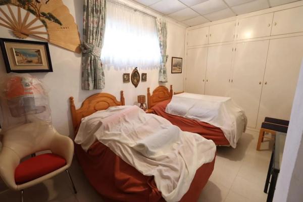 Casa independiente en calle los Pirineos