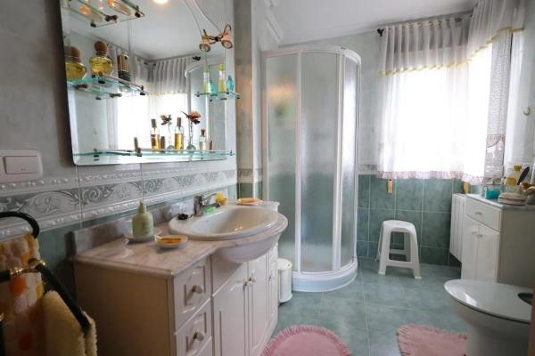 Casa independiente en calle los Pirineos