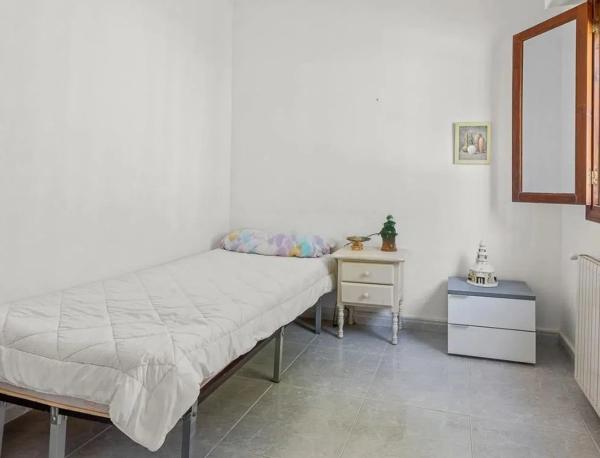 Casa independiente en calle los Pirineos, 48