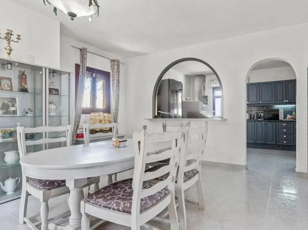 Casa independiente en calle los Pirineos, 48