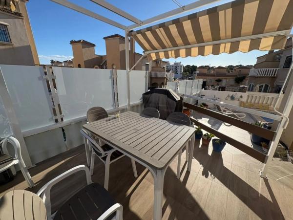 Chalet pareado en calle Peñalara