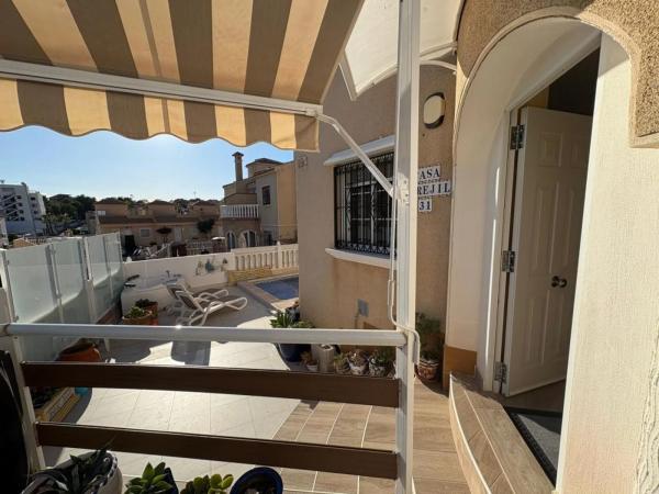 Chalet pareado en calle Peñalara