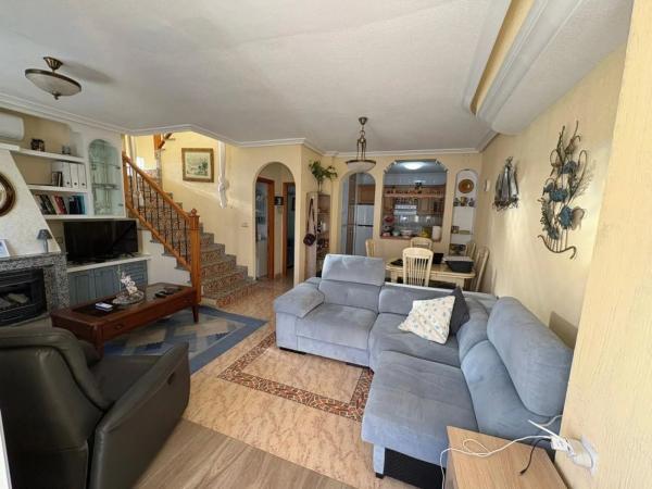 Chalet pareado en calle Peñalara