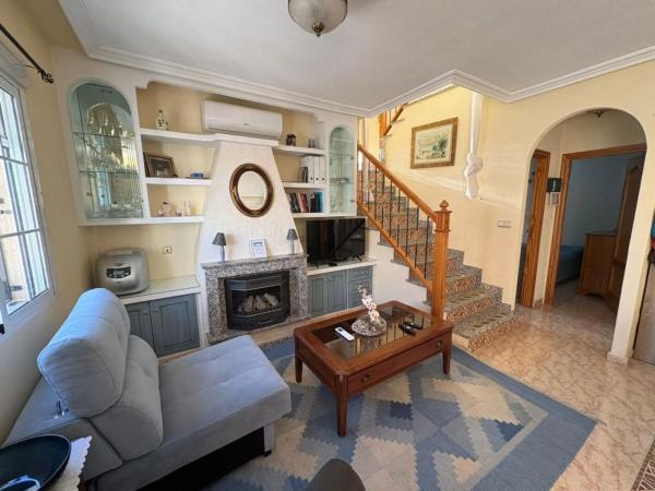 Chalet pareado en calle Peñalara