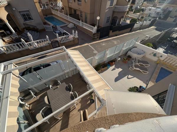 Chalet pareado en calle Peñalara