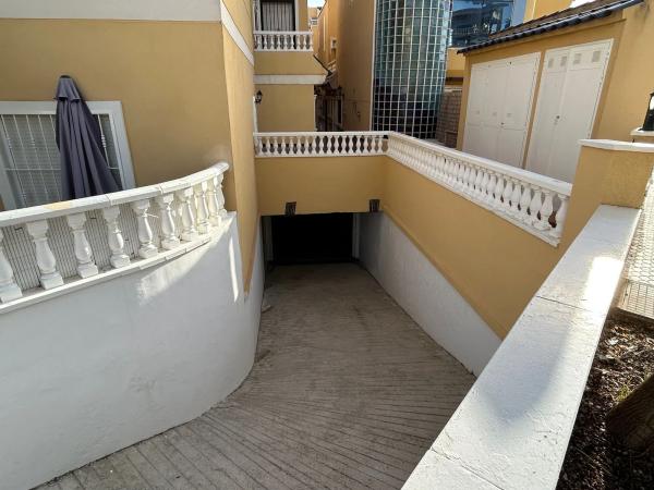 Chalet adosado en calle República Dominicana, 2 a